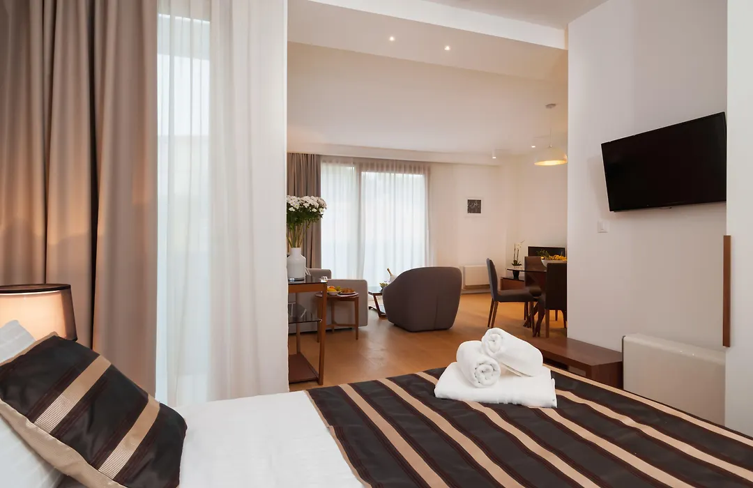 Residence By Vestibul Palace-1